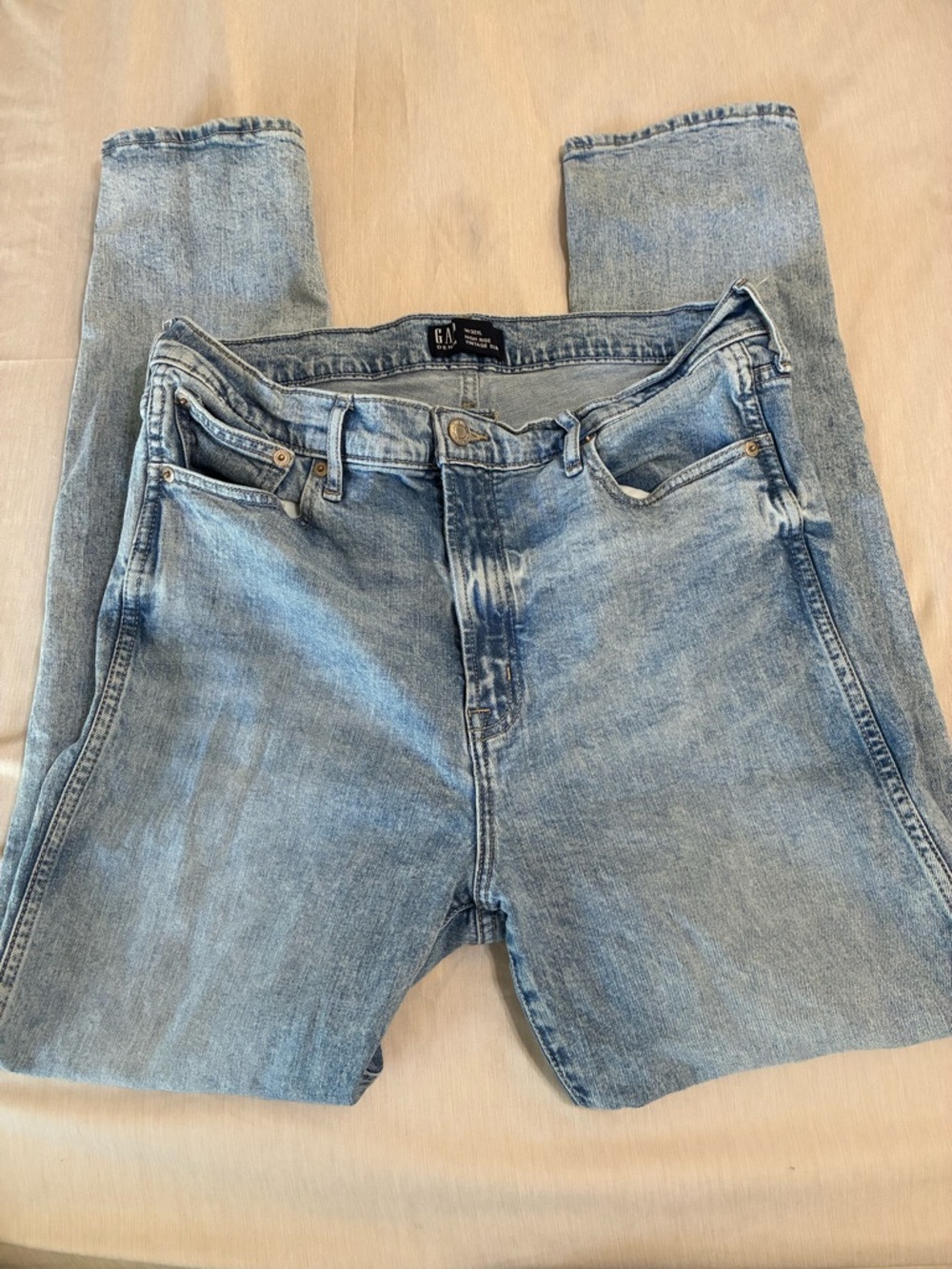 GAP Light Wash women’s Straight Jeans